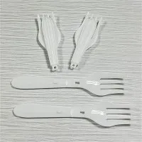 Bijela plastična vilica